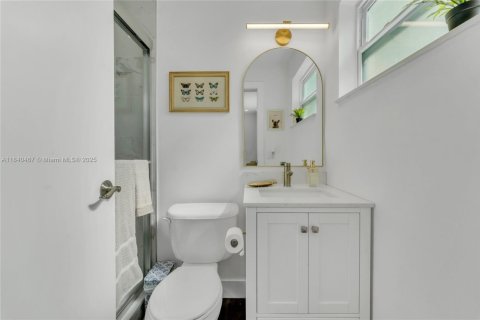 House in Hollywood, Florida 3 bedrooms, 113.15 sq.m. № 2013081 - photo 15