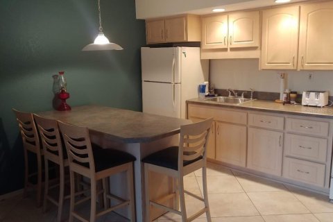 Condo in New Smyrna Beach, Florida, 1 bedroom  № 1528531 - photo 3