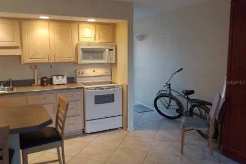 Condo in New Smyrna Beach, Florida, 1 bedroom  № 1528531 - photo 14