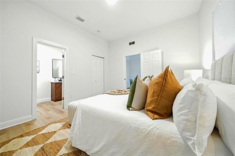 House in Tampa, Florida 3 bedrooms, 143.44 sq.m. № 1827937 - photo 18