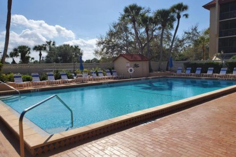 Condo in Port Charlotte, Florida, 2 bedrooms  № 1912479 - photo 13