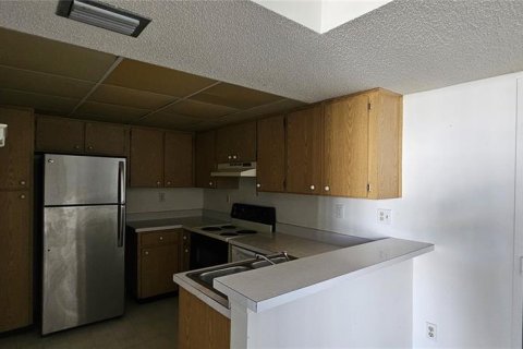 Condo in Port Charlotte, Florida, 2 bedrooms  № 1912479 - photo 4