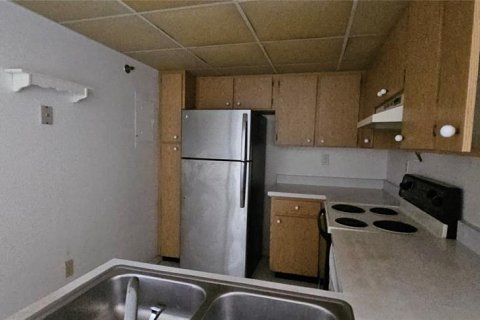 Condo in Port Charlotte, Florida, 2 bedrooms  № 1912479 - photo 3