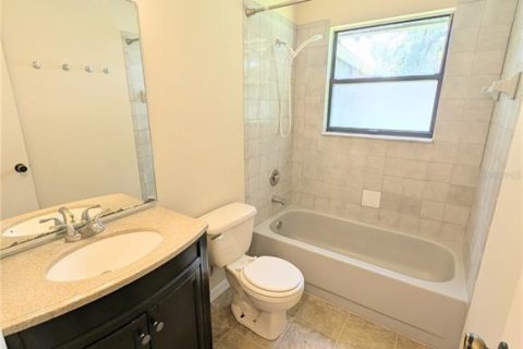 House in Ocala, Florida 3 bedrooms, 119.29 sq.m. № 2197869 - photo 11