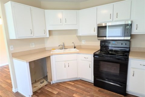 House in Ocala, Florida 3 bedrooms, 119.29 sq.m. № 2197869 - photo 7