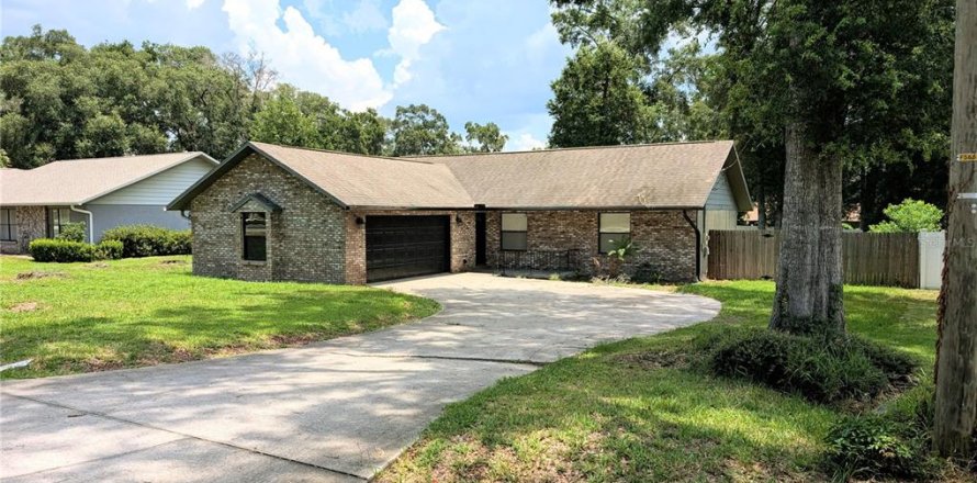 House in Ocala, Florida 3 bedrooms, 119.29 sq.m. № 2197869