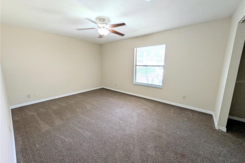 House in Ocala, Florida 3 bedrooms, 119.29 sq.m. № 2197869 - photo 10