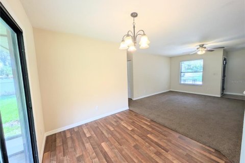 House in Ocala, Florida 3 bedrooms, 119.29 sq.m. № 2197869 - photo 8