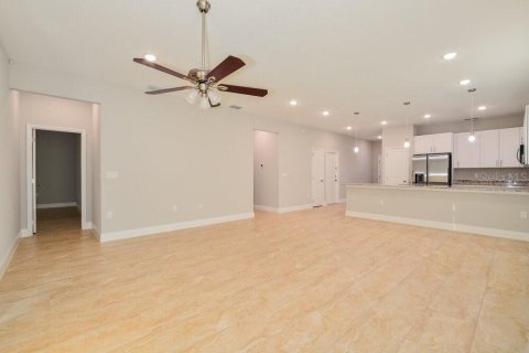 Villa ou maison à louer à Kissimmee, Floride: 4 chambres, 154.78 m2 № 2398709 - photo 3