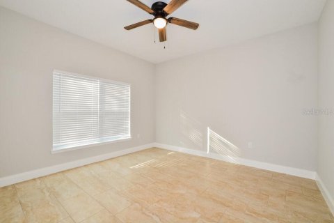 Villa ou maison à louer à Kissimmee, Floride: 4 chambres, 154.78 m2 № 2398709 - photo 9