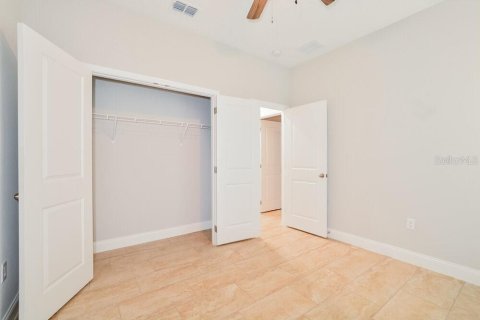 Villa ou maison à louer à Kissimmee, Floride: 4 chambres, 154.78 m2 № 2398709 - photo 12