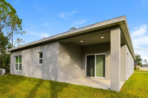 Villa ou maison à louer à Kissimmee, Floride: 4 chambres, 154.78 m2 № 2398709 - photo 16