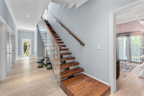 Casa en alquiler en Miami Beach, Florida, 5 dormitorios, 404.31 m2 № 1897960 - foto 12
