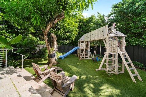 Casa en alquiler en Miami Beach, Florida, 5 dormitorios, 404.31 m2 № 1897960 - foto 9