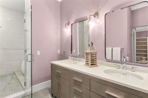 Casa en alquiler en Miami Beach, Florida, 5 dormitorios, 404.31 m2 № 1897960 - foto 21