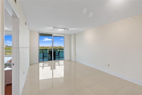 Condo in Sunrise, Florida, 3 bedrooms  № 1891391 - photo 9