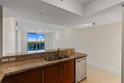 Condo in Sunrise, Florida, 3 bedrooms  № 1891391 - photo 15