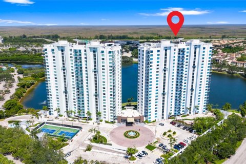 Condo in Sunrise, Florida, 3 bedrooms  № 1891391 - photo 2