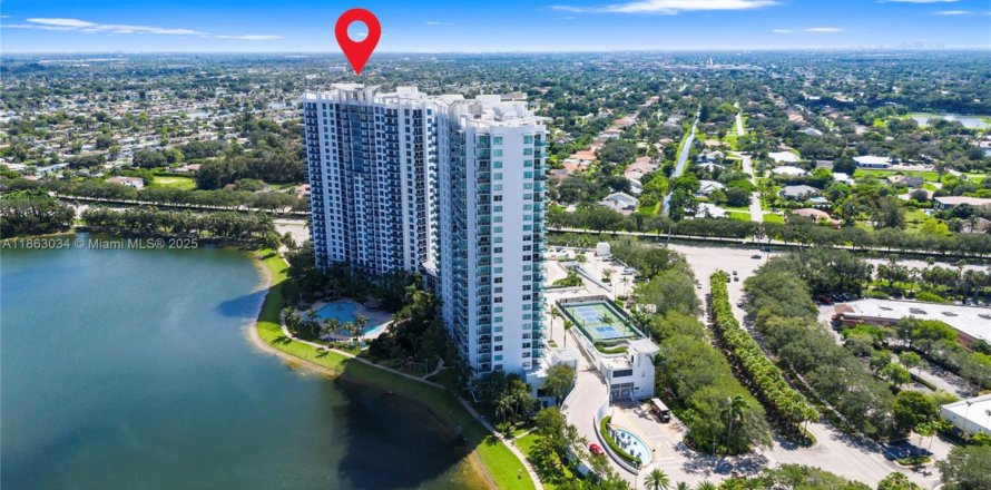Condo in Sunrise, Florida, 3 bedrooms  № 1891391
