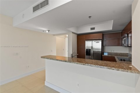 Condo in Sunrise, Florida, 3 bedrooms  № 1891391 - photo 16