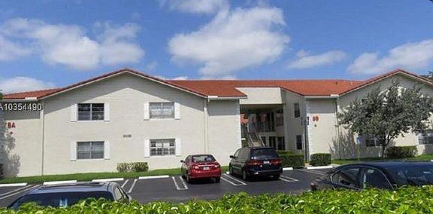 Condo in Coral Springs, Florida, 2 bedrooms № 2083422