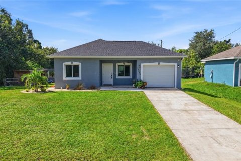 House in Punta Gorda, Florida 2 bedrooms, 102.56 sq.m. № 2422687