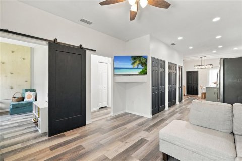 House in Punta Gorda, Florida 2 bedrooms, 102.56 sq.m. № 2422687 - photo 5