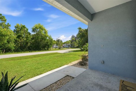 House in Punta Gorda, Florida 2 bedrooms, 102.56 sq.m. № 2422687 - photo 26
