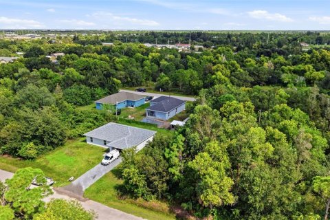 House in Punta Gorda, Florida 2 bedrooms, 102.56 sq.m. № 2422687 - photo 30