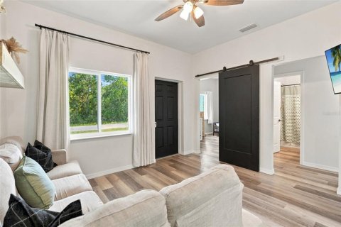 House in Punta Gorda, Florida 2 bedrooms, 102.56 sq.m. № 2422687 - photo 4