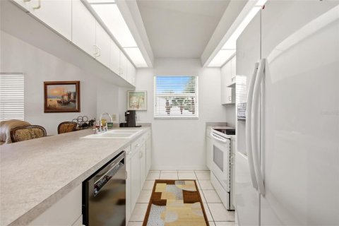 Condo in Punta Gorda, Florida, 3 bedrooms № 2219256 - photo 9