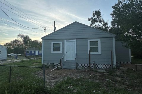 House in Sebring, Florida 2 bedrooms, 77.02 sq.m. № 1882015 - photo 11