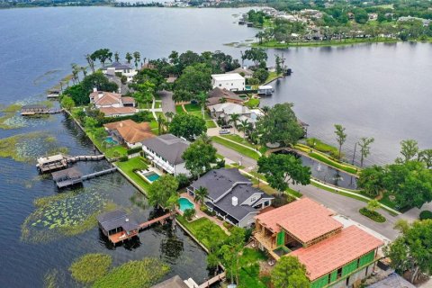 House in Orlando, Florida 4 bedrooms, 436.18 sq.m. № 1772000 - photo 1
