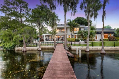 House in Orlando, Florida 4 bedrooms, 436.18 sq.m. № 1772000 - photo 3