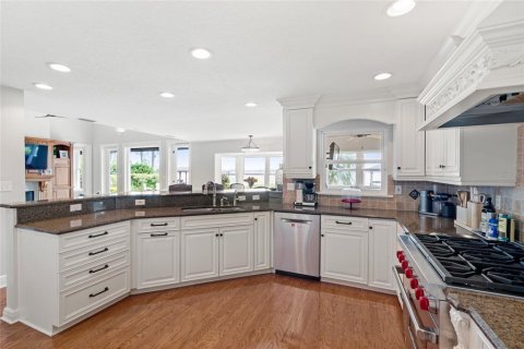 House in Orlando, Florida 4 bedrooms, 436.18 sq.m. № 1772000 - photo 14