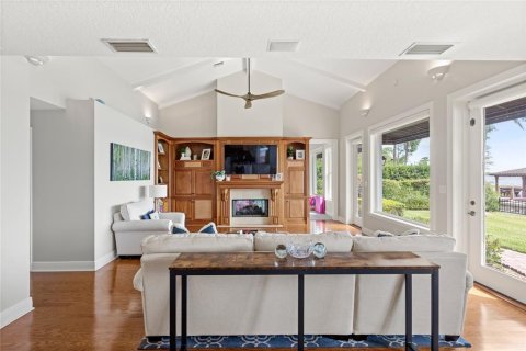 House in Orlando, Florida 4 bedrooms, 436.18 sq.m. № 1772000 - photo 10