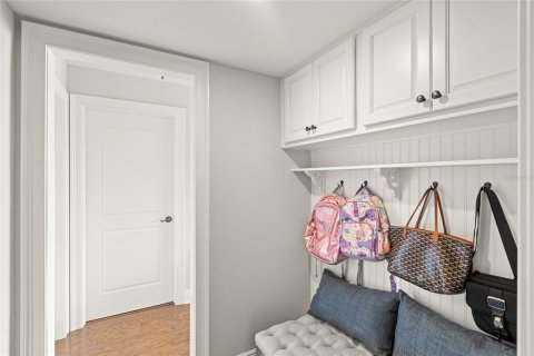 House in Orlando, Florida 4 bedrooms, 436.18 sq.m. № 1772000 - photo 21