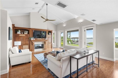 House in Orlando, Florida 4 bedrooms, 436.18 sq.m. № 1772000 - photo 9