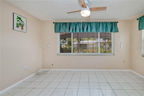 House in Port Charlotte, Florida 3 bedrooms, 135.27 sq.m. № 1906251 - photo 17