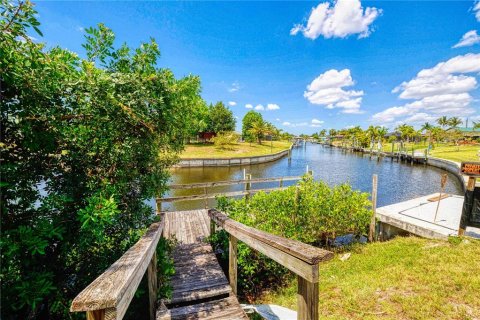 House in Port Charlotte, Florida 3 bedrooms, 135.27 sq.m. № 1906251 - photo 29