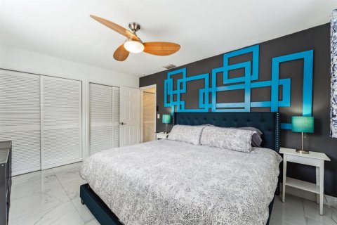 Villa ou maison à louer à Hollywood, Floride: 4 chambres, 198.9 m2 № 2261700 - photo 11