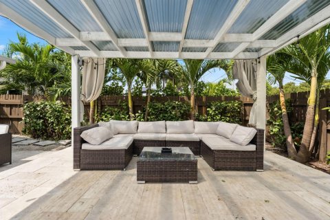 Villa ou maison à louer à Hollywood, Floride: 4 chambres, 198.9 m2 № 2261700 - photo 22