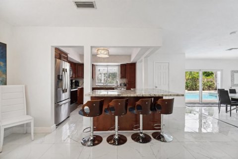 Villa ou maison à louer à Hollywood, Floride: 4 chambres, 198.9 m2 № 2261700 - photo 4