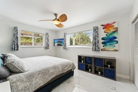 Villa ou maison à louer à Hollywood, Floride: 4 chambres, 198.9 m2 № 2261700 - photo 13