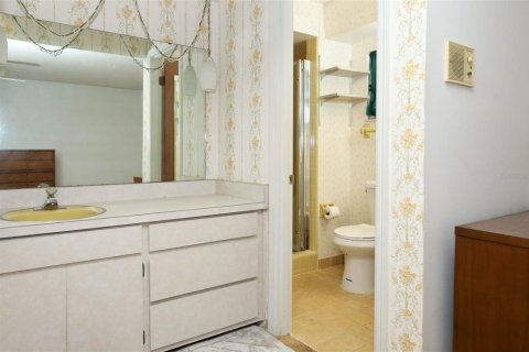 House in Altamonte Springs, Florida 3 bedrooms, 199.93 sq.m. № 2234343 - photo 27