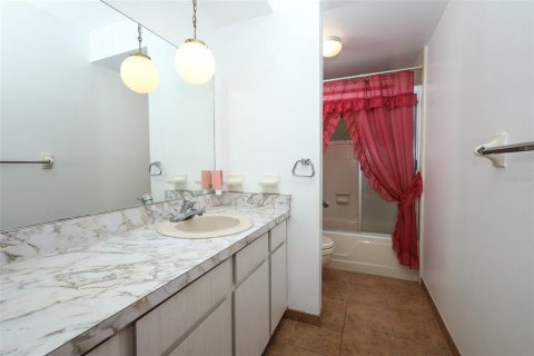 House in Altamonte Springs, Florida 3 bedrooms, 199.93 sq.m. № 2234343 - photo 30