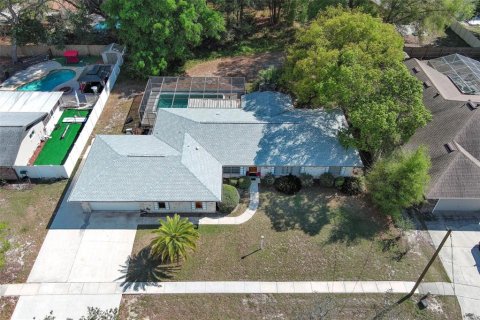 House in Altamonte Springs, Florida 3 bedrooms, 199.93 sq.m. № 2234343 - photo 2