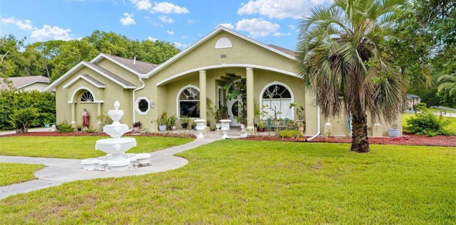 Villa ou maison à Spring Hill, Floride 3 chambres, 254.92 m2 № 2107704