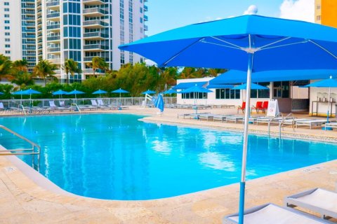 Condominio en venta en Sunny Isles Beach, Florida, 33.44 m2 № 1939577 - foto 27