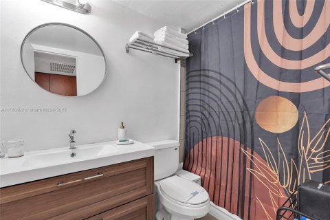 Condominio en venta en Sunny Isles Beach, Florida, 33.44 m2 № 1939577 - foto 17